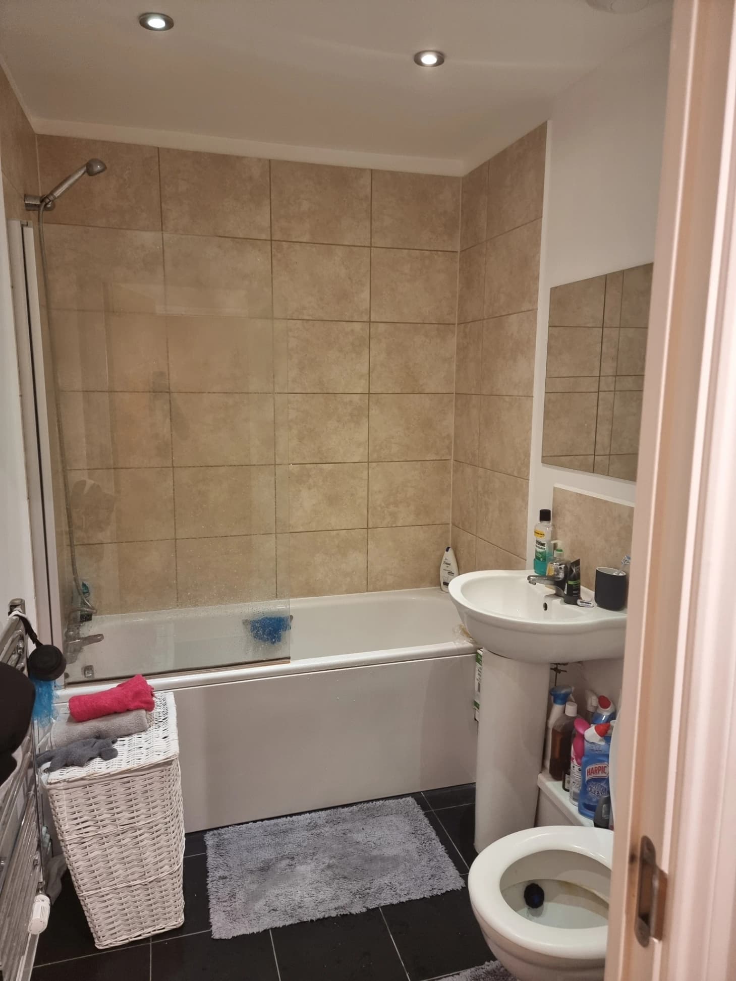 Grays apartment for discreet Ladies - Photo 6