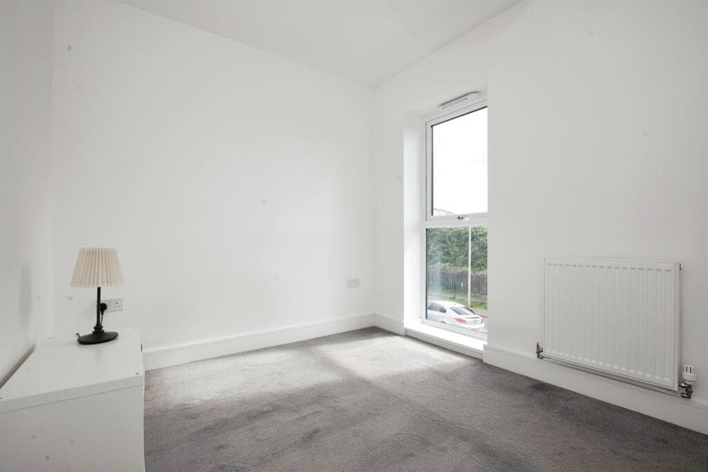 2-bedroom house in Rugby - Photo 2