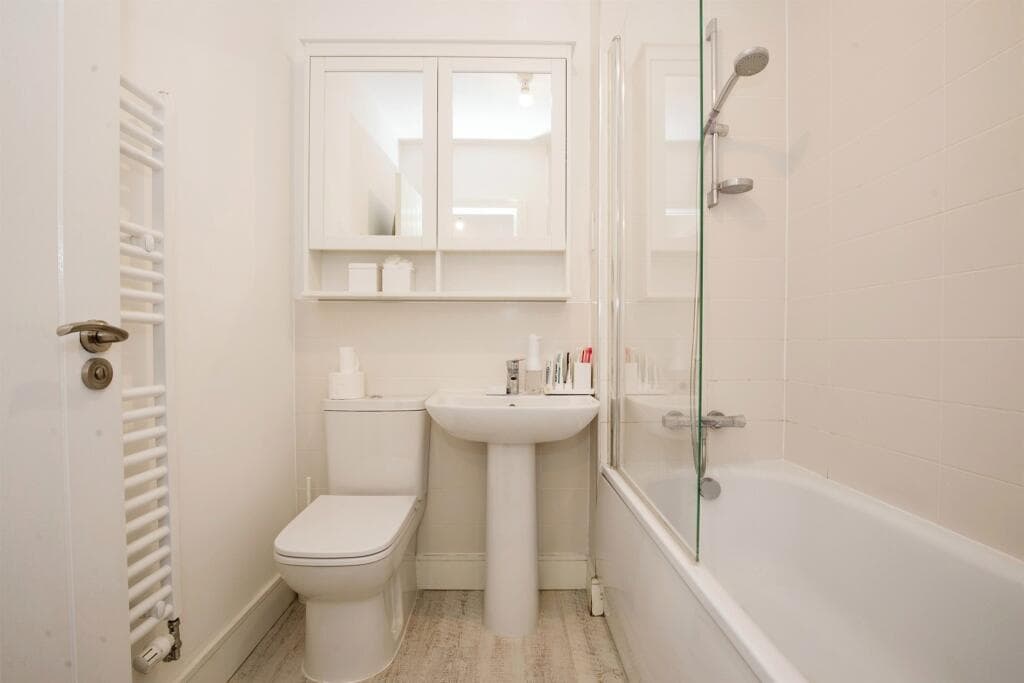 2-bedroom house in Rugby - Photo 3