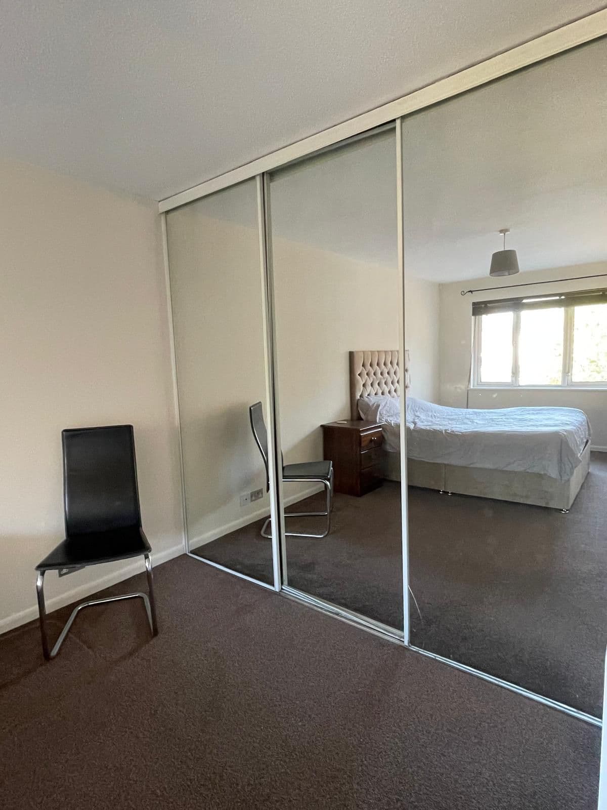 London Haven - Photo 5