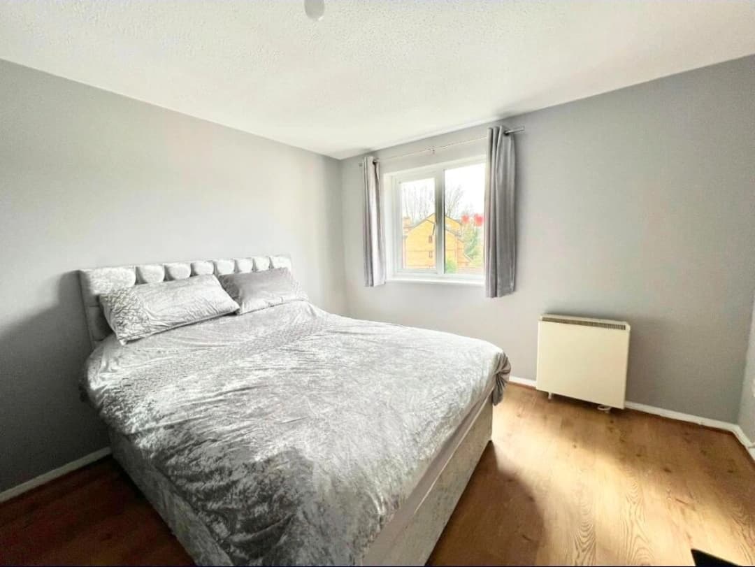 1 bedroom apartment in Farringdon - Photo 2